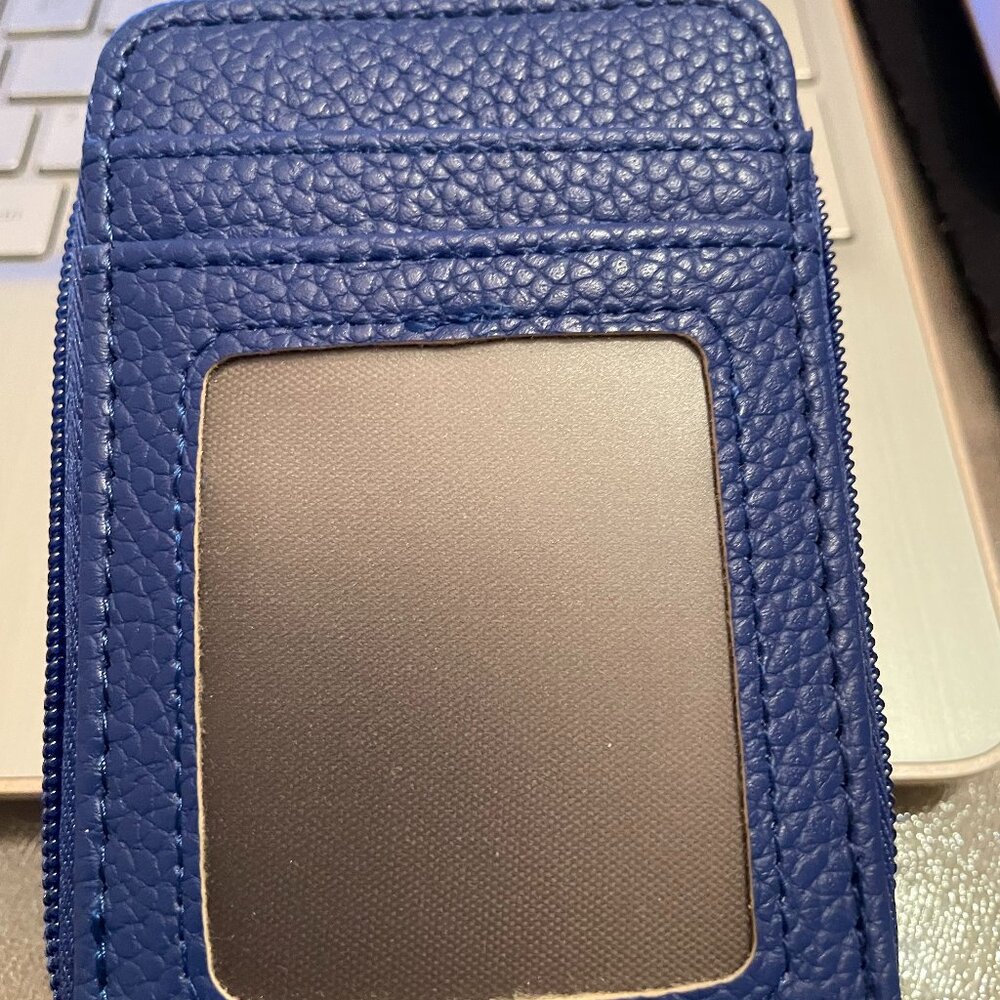 CREDIT OR BUSINESS CARD HOLDER